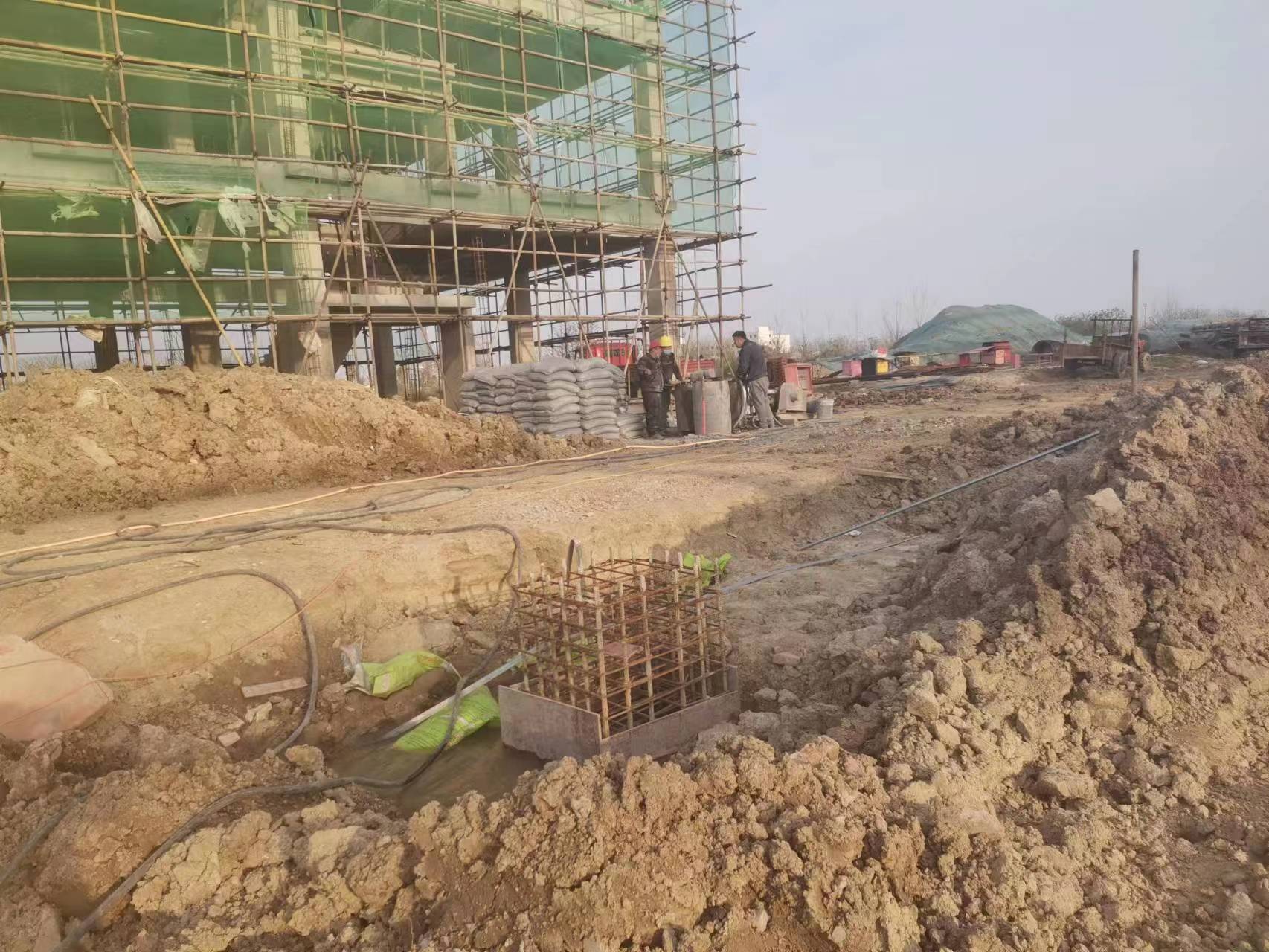 三台当桥梁出现裂缝的时候应该及时加固修补